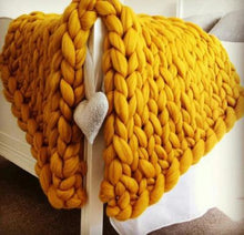 Load image into Gallery viewer, Handmade Chunky Knitted Throw Blanket
