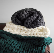 Load image into Gallery viewer, Handmade Chunky Knitted Throw Blanket
